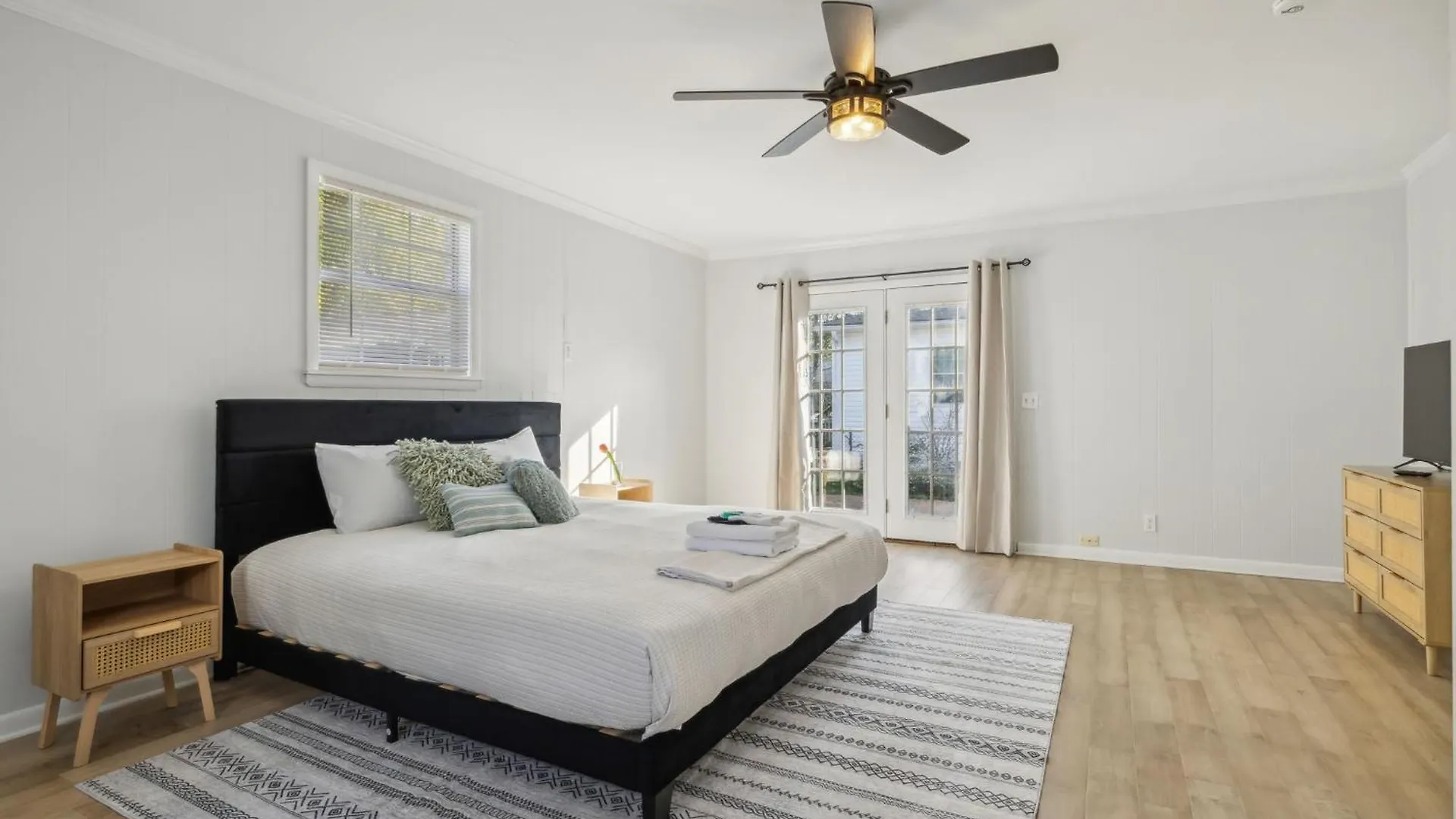 Holiday home Modern Close To Downtown Nashville 3 Bed Home 30 Or More Days By Skyrun Nashville